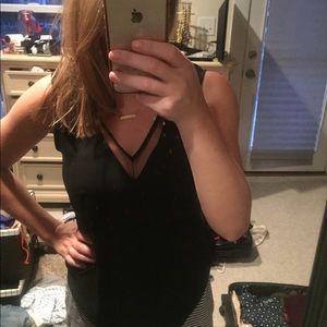 V front and  back black tank